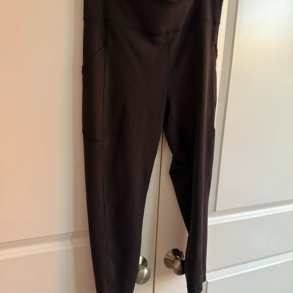 Lululemon Invigorate High-Rise Crop 23" - Picture 5 of 8